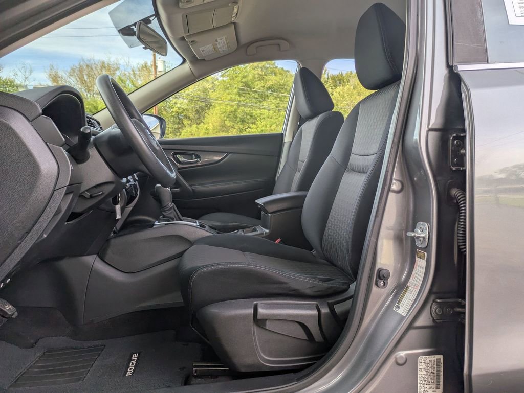 Used 2017 Nissan Rogue S image 12