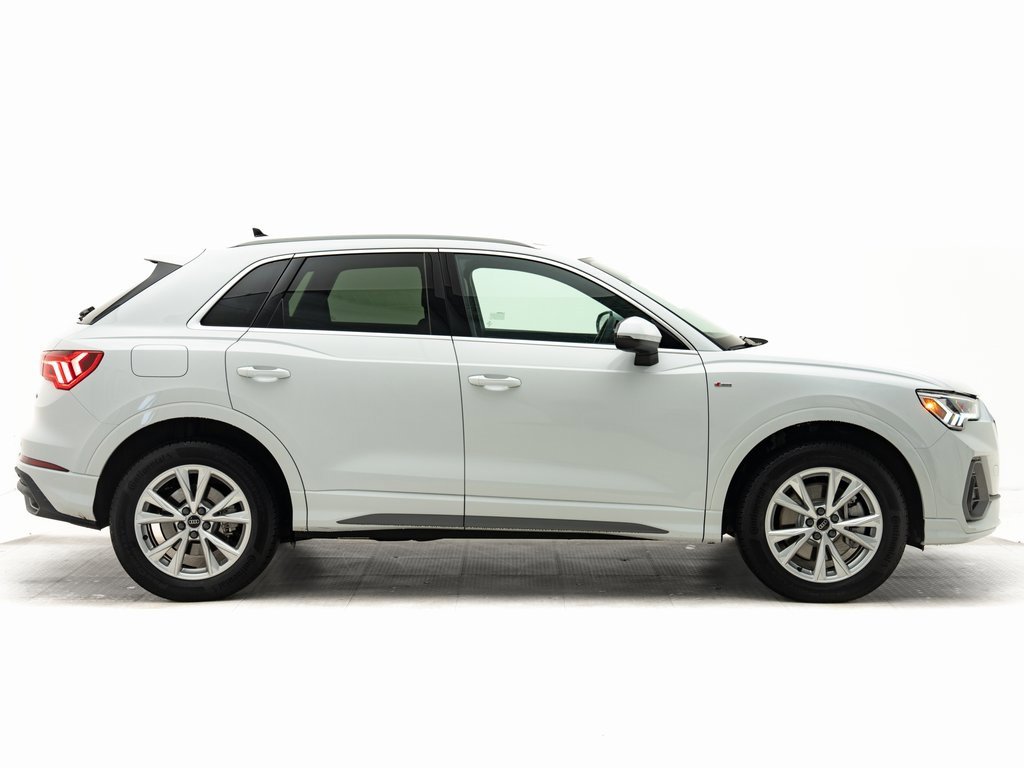 Certified 2025 Audi Q3 2.0T Premium w/ Convenience Package image 2