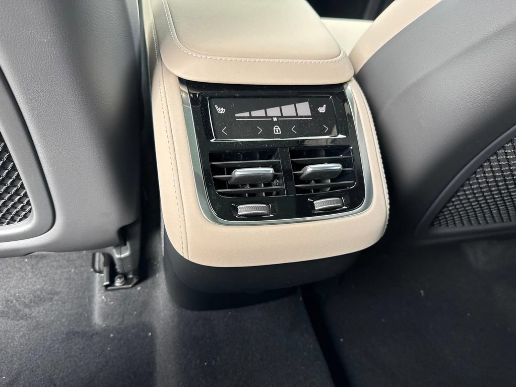 New 2026 Volvo XC90 B6 Plus w/ Protection Package AWD/4WD image 10