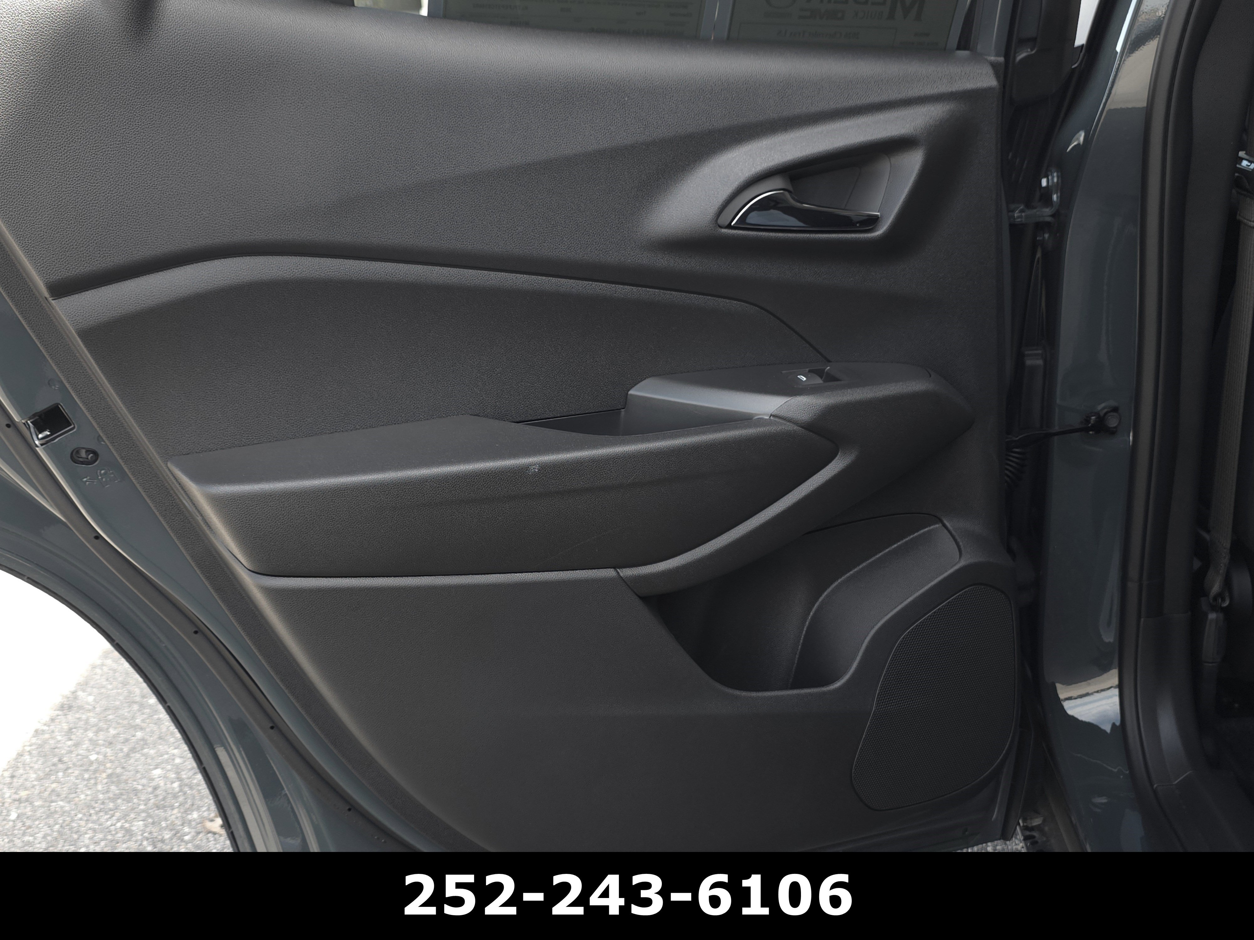 Used 2026 Chevrolet Trax LS FWD image 27