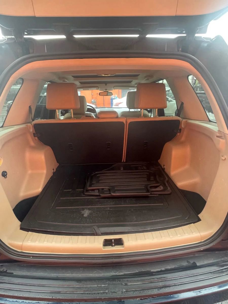 Used 2013 Land Rover LR2 HSE image 11