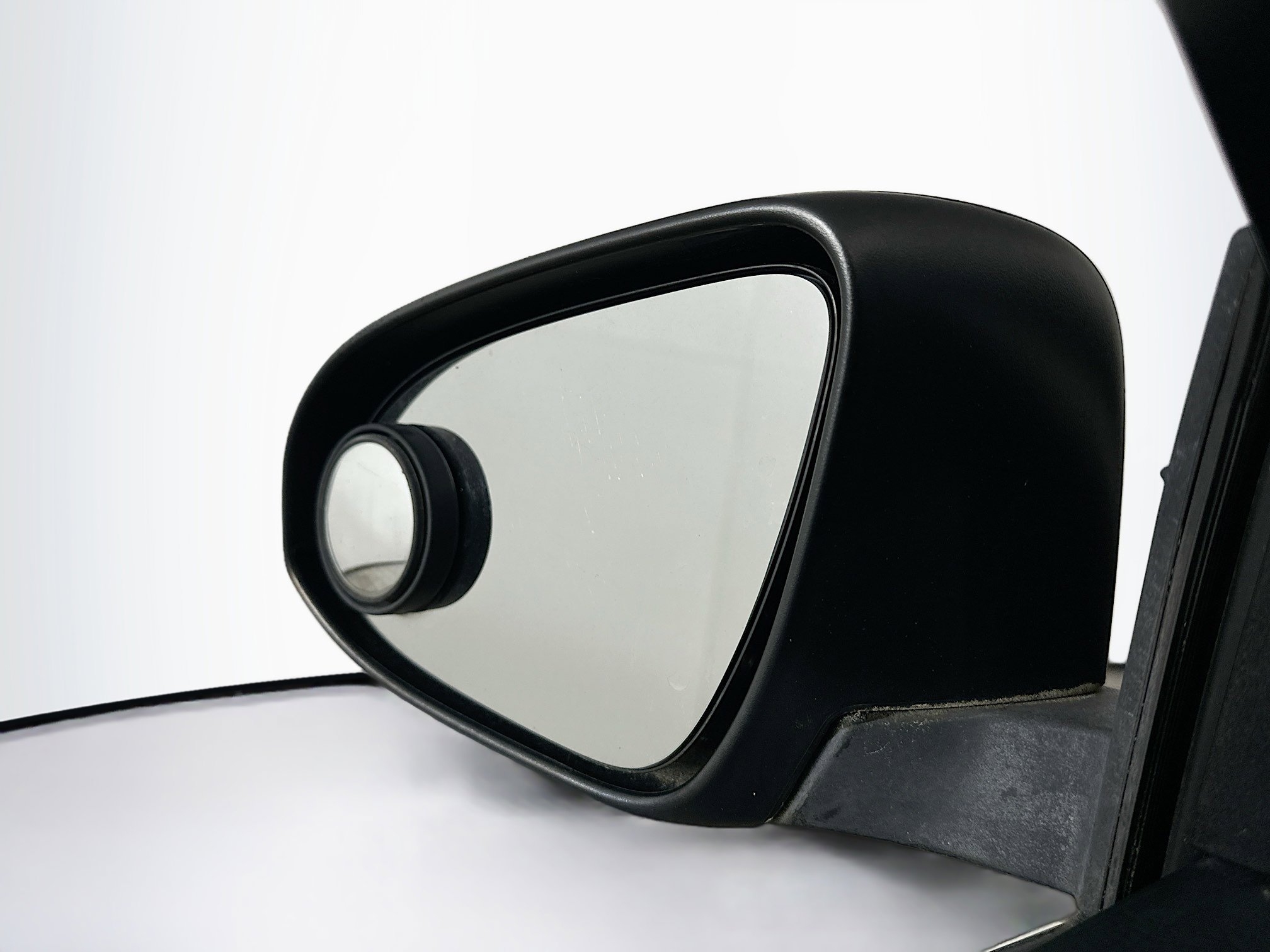 Used 2012 Toyota Camry L image 16