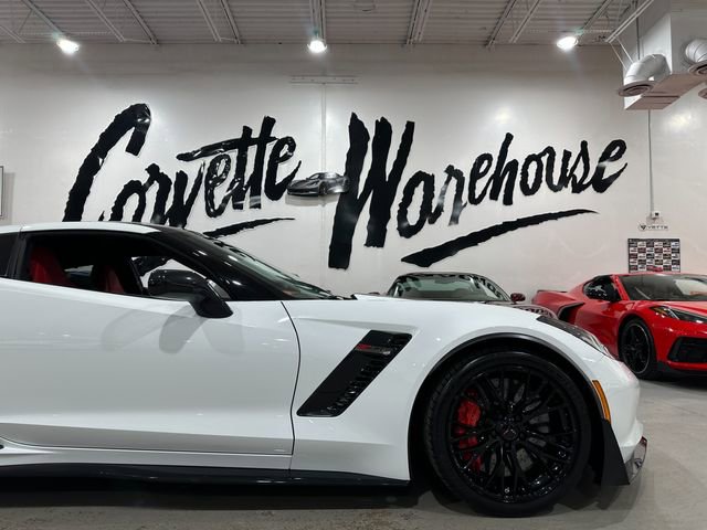 Used 2016 Chevrolet Corvette Z06 w/ 3LZ Preferred Equipment Group RWD image 5