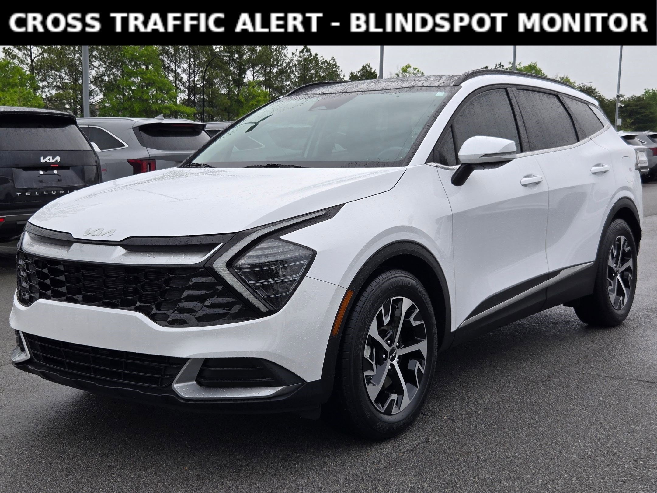 Used 2025 Kia Sportage EX w/ Premium Package FWD image 3