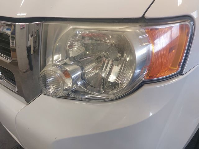 Used 2010 Ford Escape XLT image 28