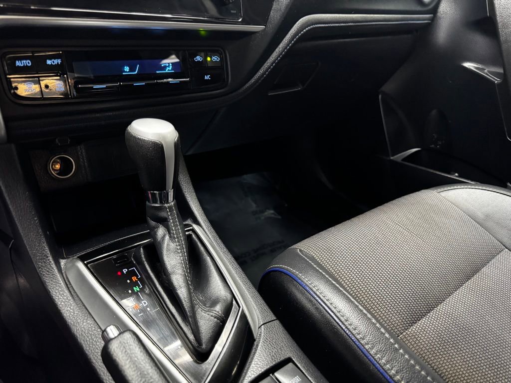 Used 2018 Toyota Corolla SE w/ Body Protection Package FWD image 26