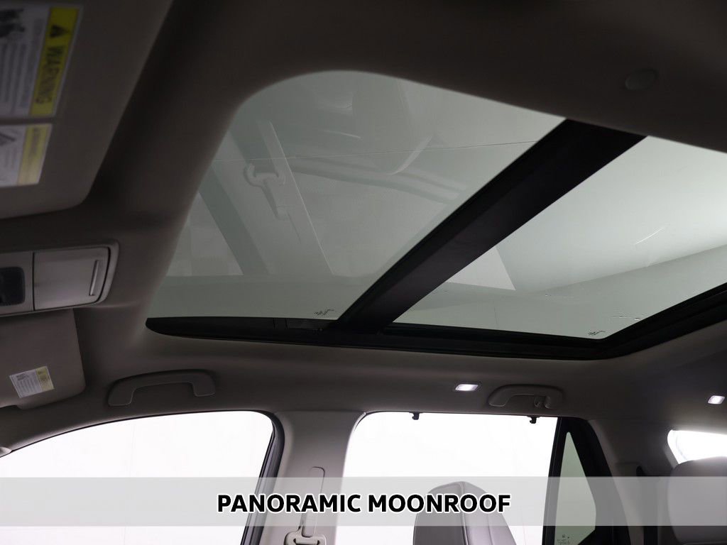 Used 2023 Honda Pilot Touring image 4