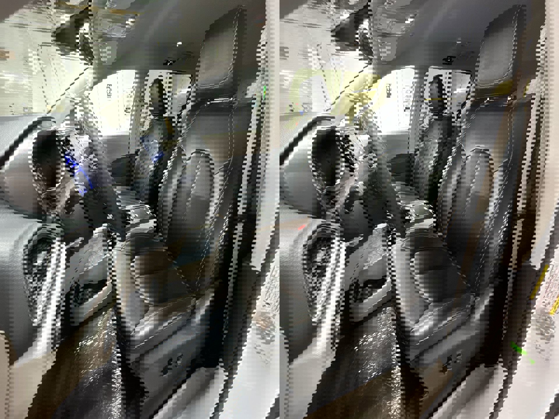 Used 2023 Chrysler Pacifica Touring-L image 21