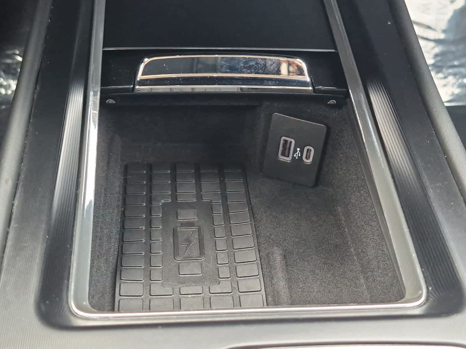Used 2023 Lincoln Corsair AWD w/ Equipment Group 101A image 32