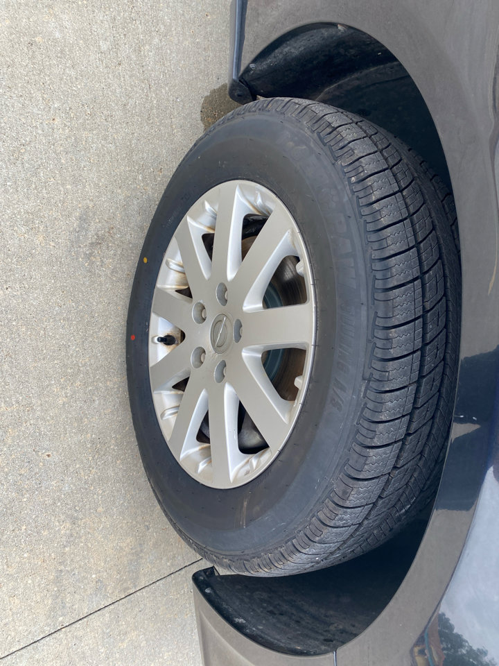 Used 2013 Chrysler Town & Country Touring image 11