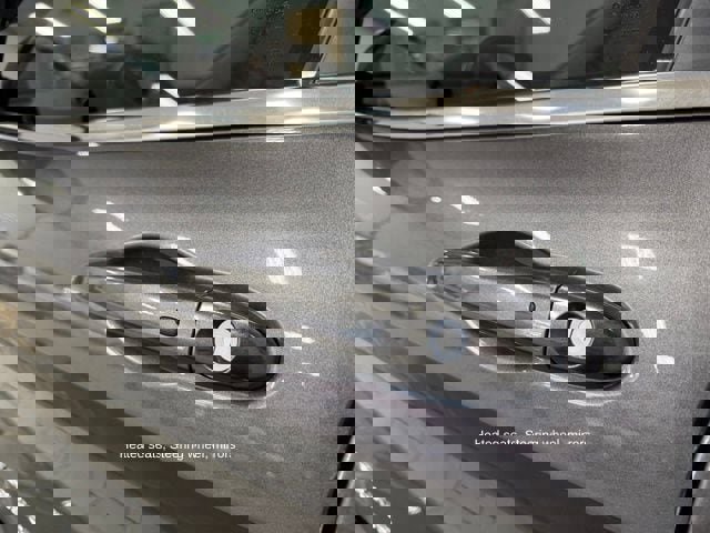 Used 2020 Jeep Cherokee Latitude Plus w/ Cold Weather Group image 18