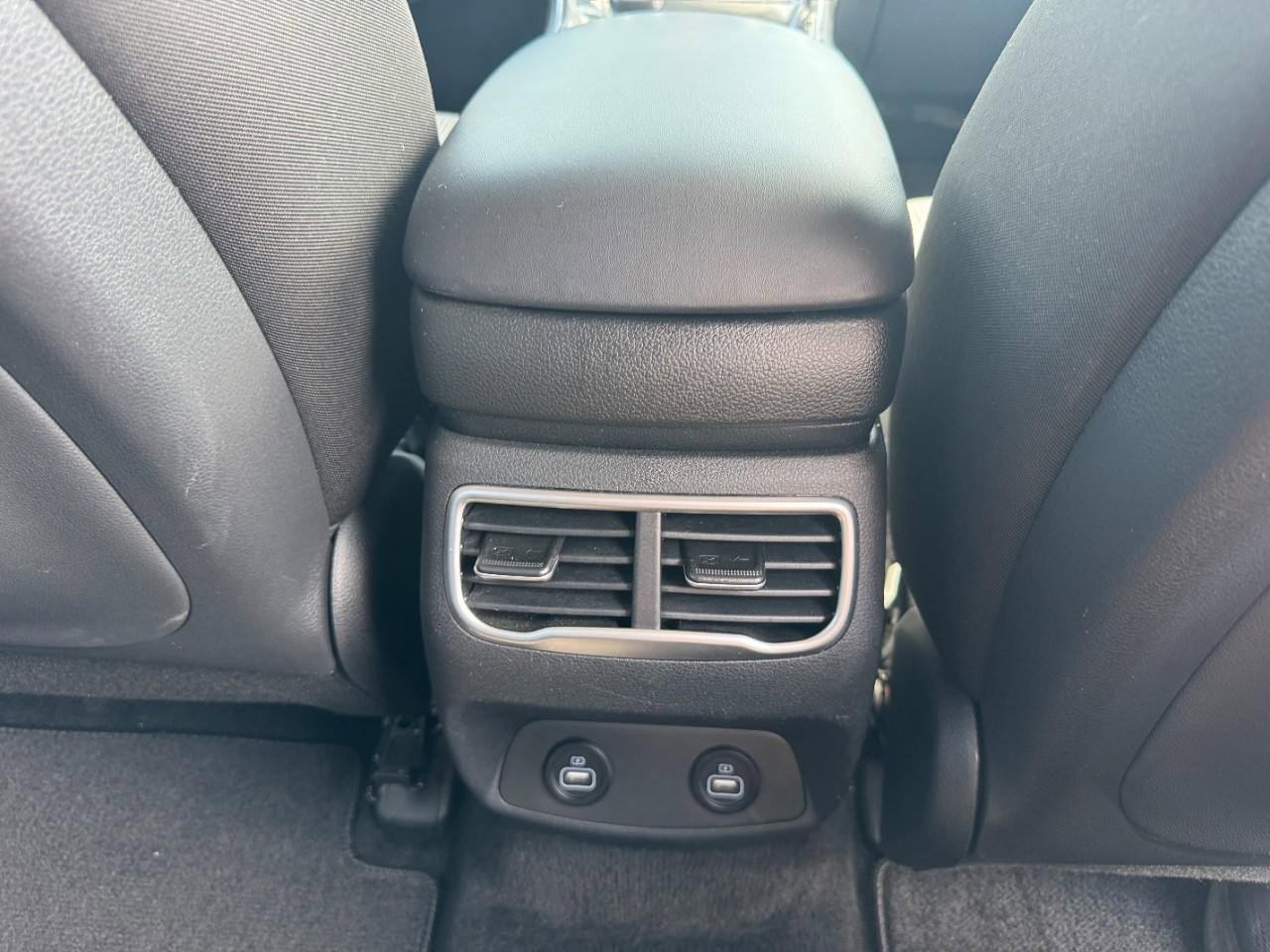 Used 2022 Hyundai Santa Fe Blue image 19