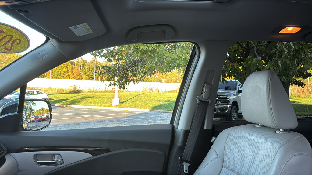 Used 2017 Honda Pilot Elite image 24