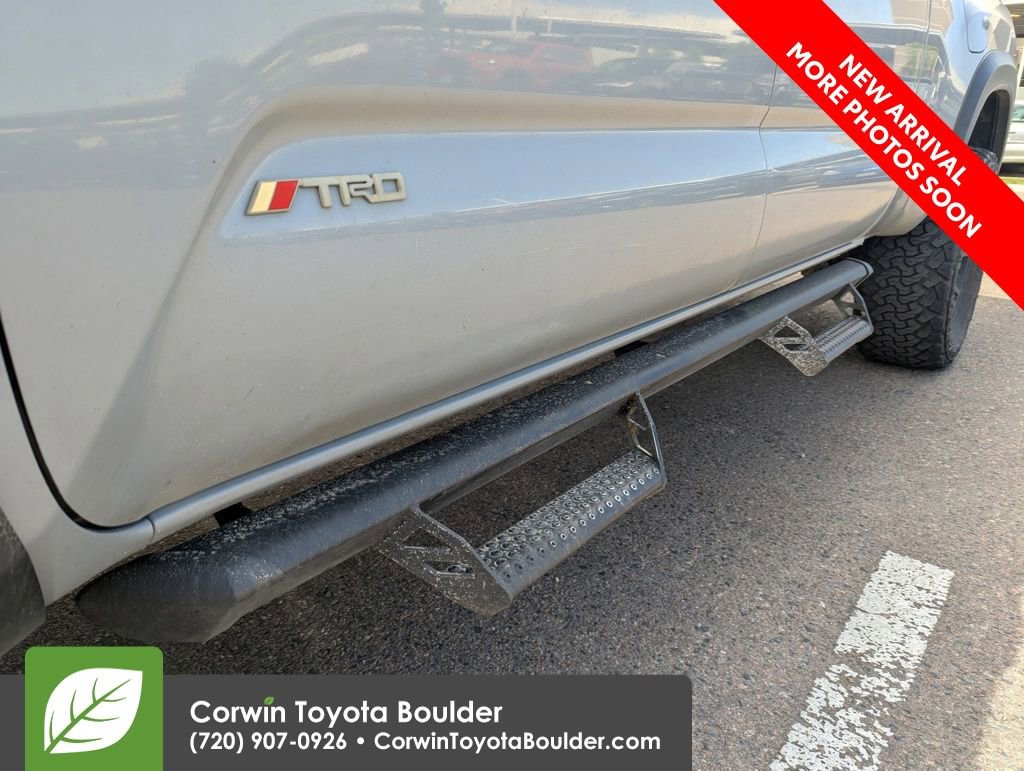 Used 2018 Toyota Tacoma TRD Off-Road w/ Technology Package AWD/4WD image 14