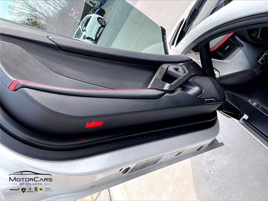 Used 2017 Lamborghini Aventador S image 18