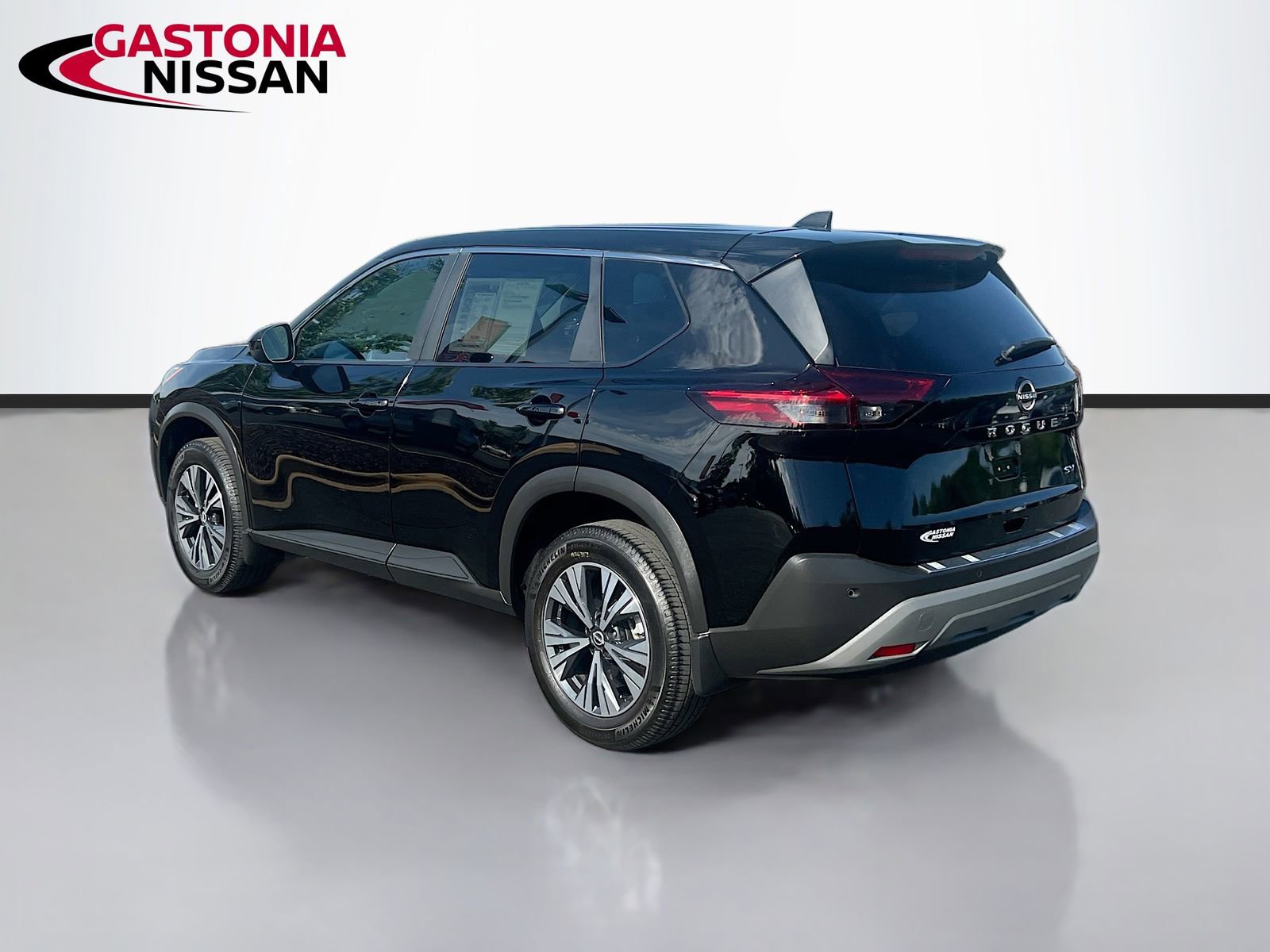 Used 2023 Nissan Rogue SV image 6