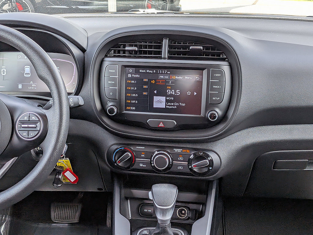 Used 2023 Kia Soul LX w/ LX Technology Package FWD image 19