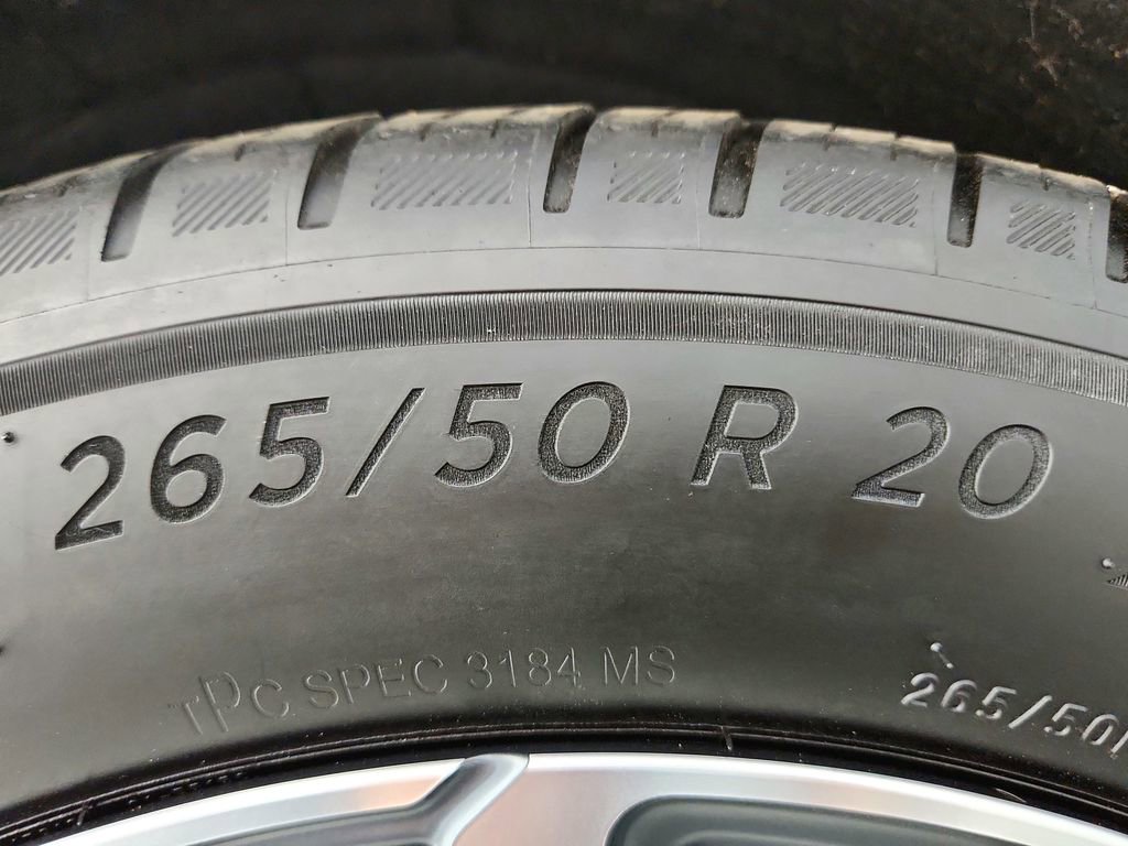 Used 2024 Cadillac Lyriq Sport AWD/4WD image 36