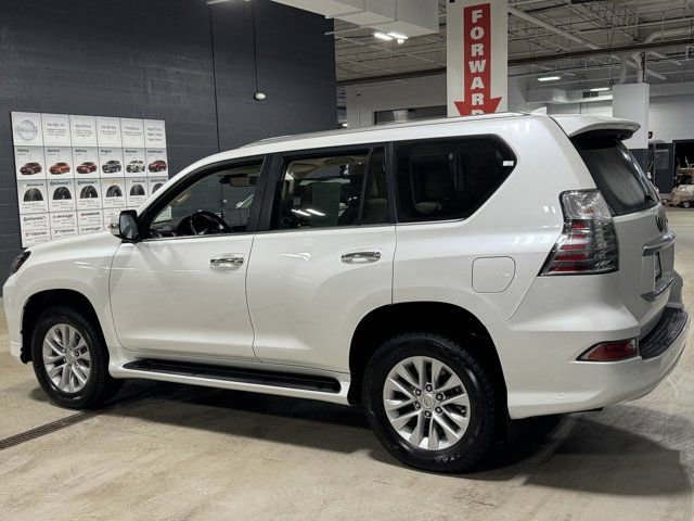 Used 2023 Lexus GX 460 Premium w/ Premium Package image 40