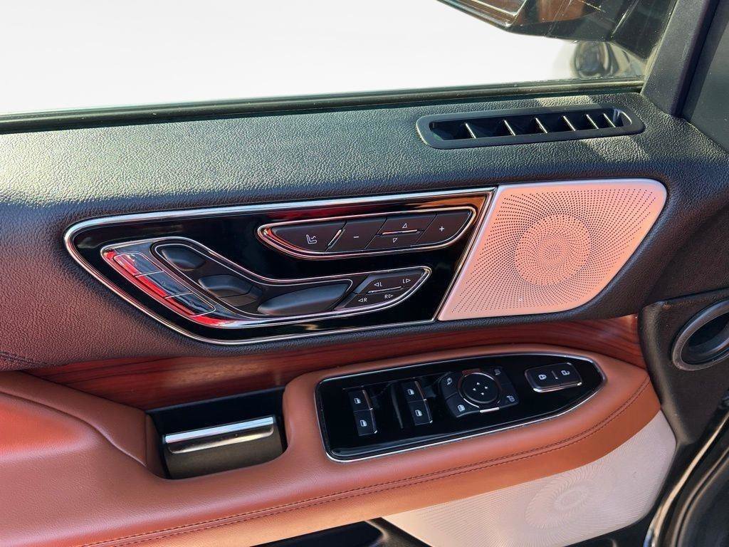 Used 2021 Lincoln Navigator L Reserve w/ Luxury Package image 15