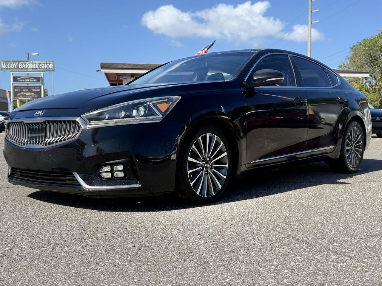 Used 2017 Kia Cadenza Technology FWD image 2