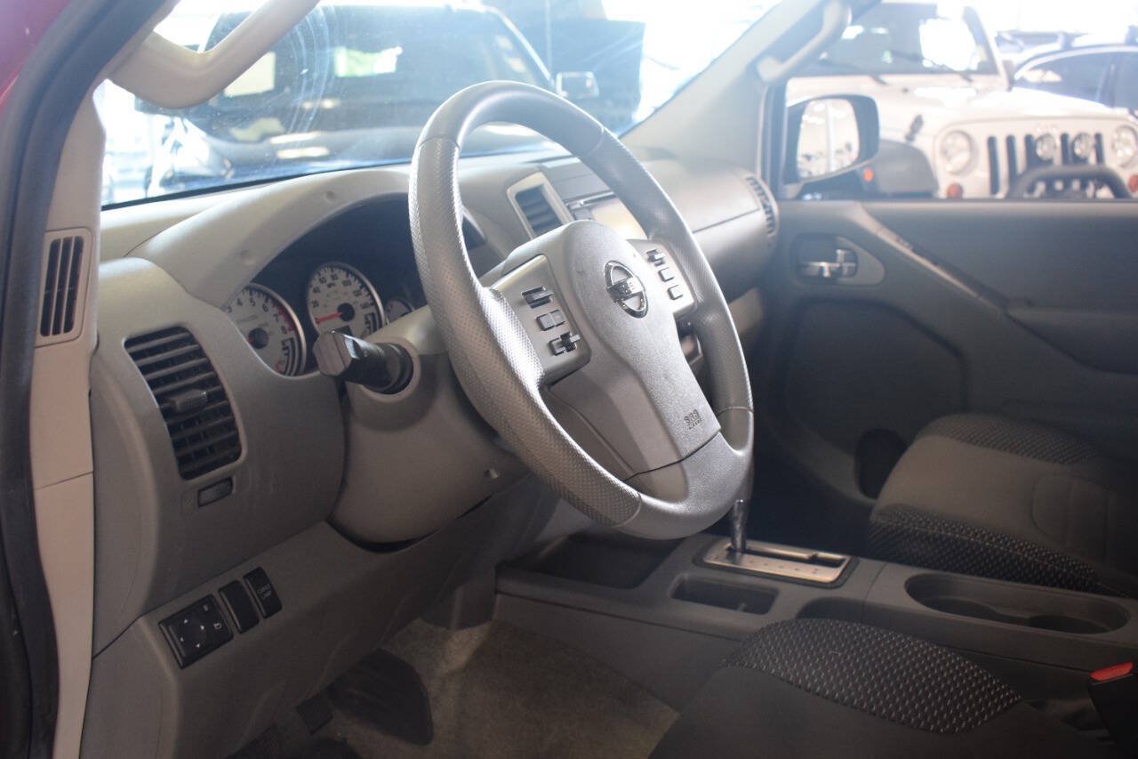 Used 2015 Nissan Frontier Desert Runner RWD image 45