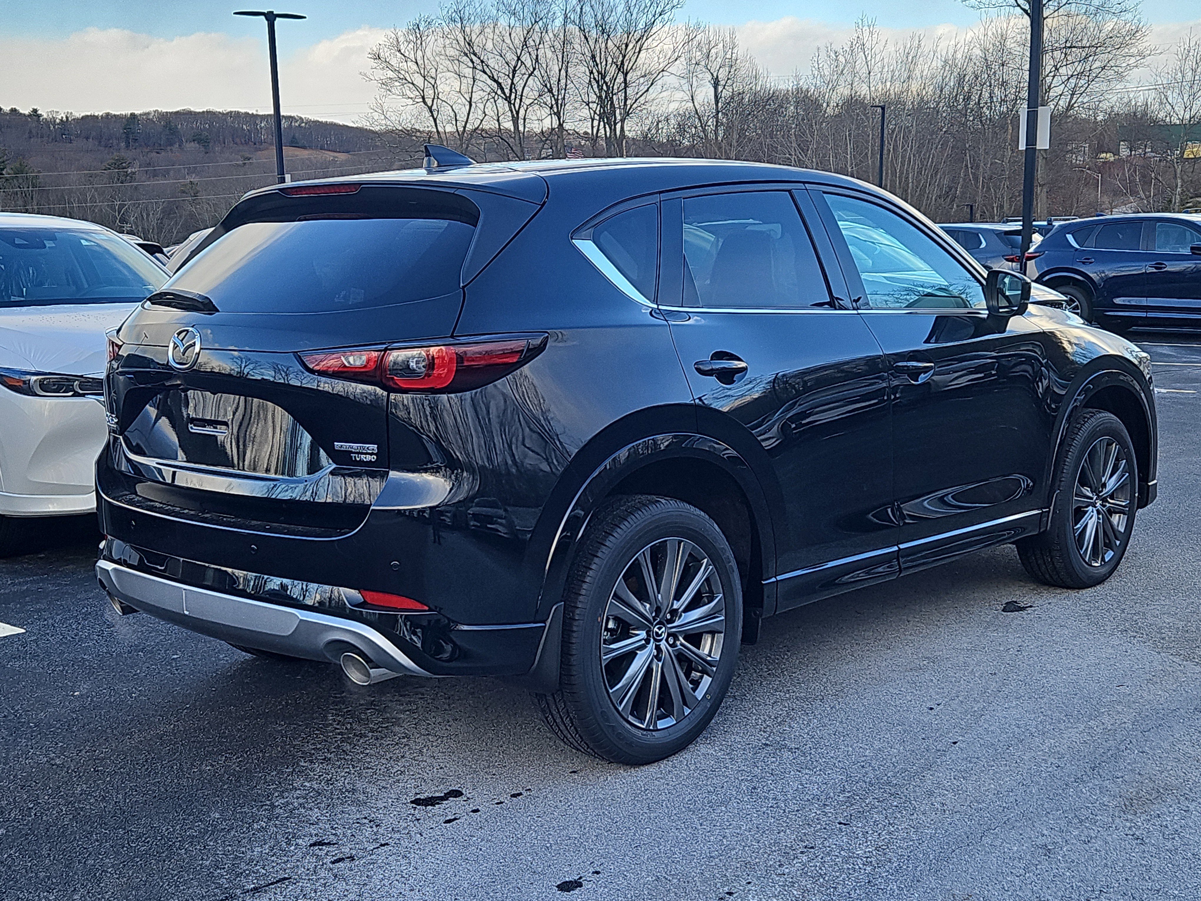 New 2025 MAZDA CX-5 Signature image 2