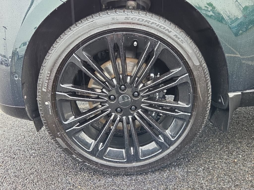 New 2026 Land Rover Range Rover Long Wheelbase SE AWD/4WD image 28