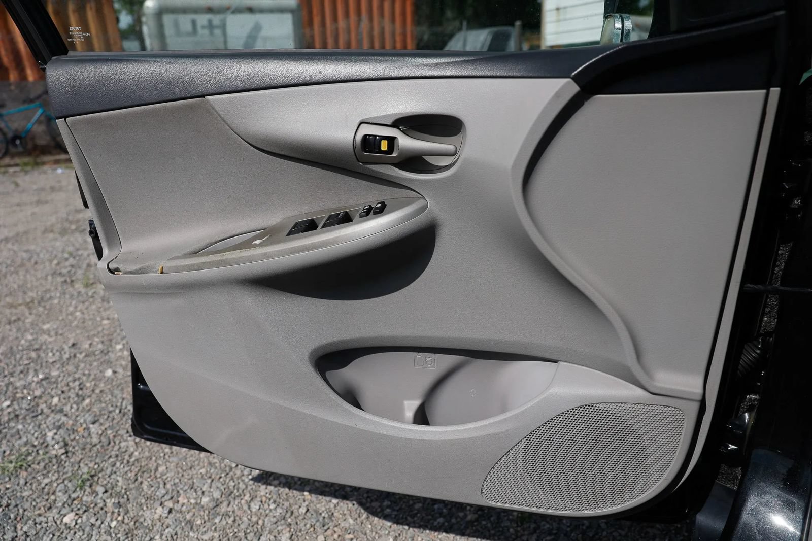 Used 2012 Toyota Corolla LE FWD image 34