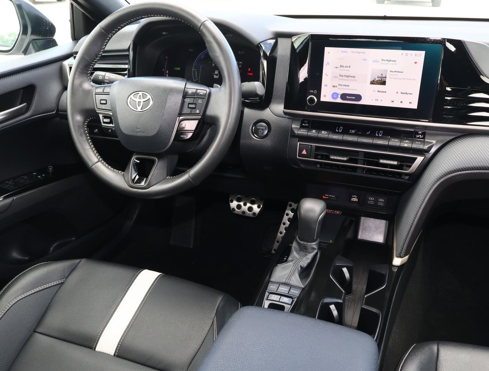 Used 2025 Toyota Camry SE FWD image 10