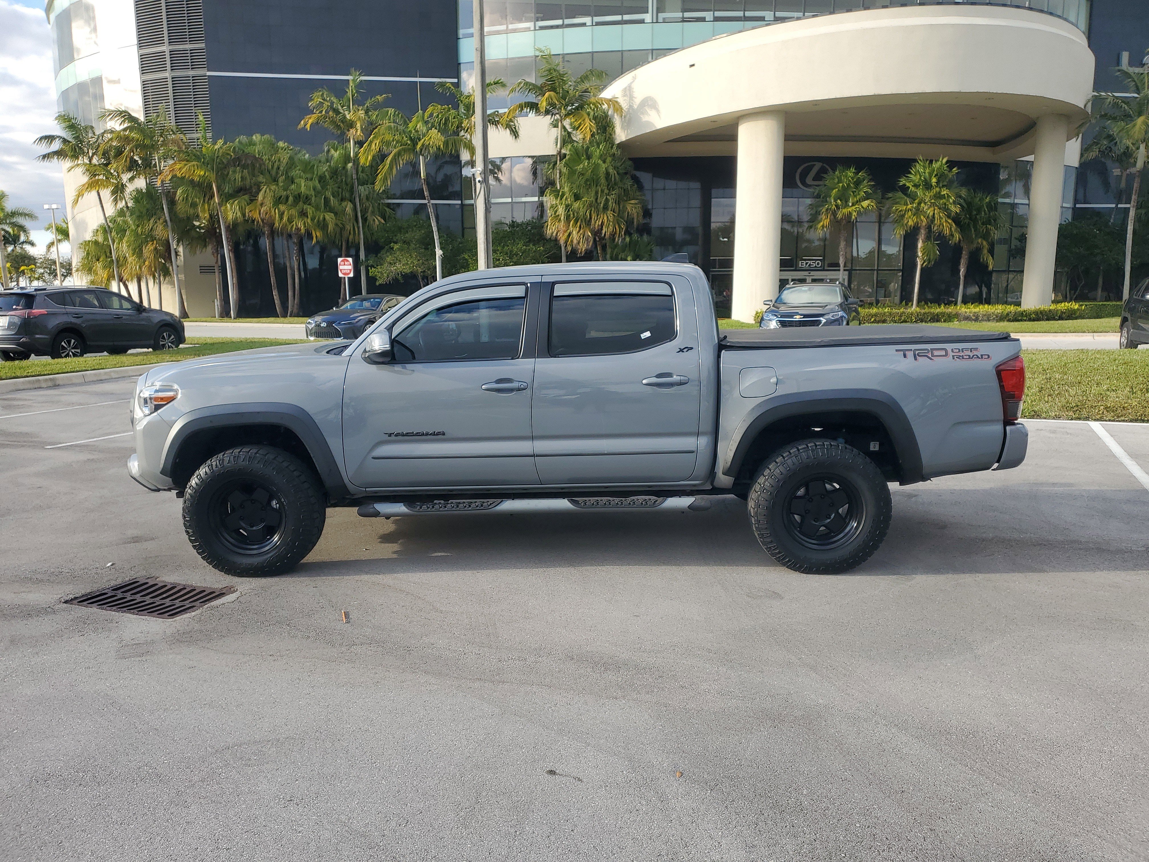 Used 2021 Toyota Tacoma TRD Off-Road image 6