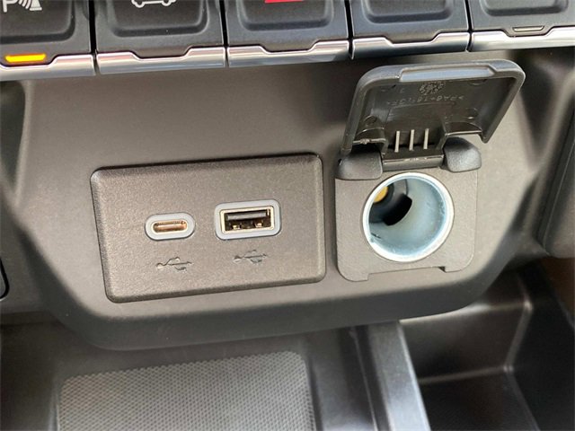 Used 2022 GMC Sierra 3500 Denali w/ Denali Ultimate Package image 25