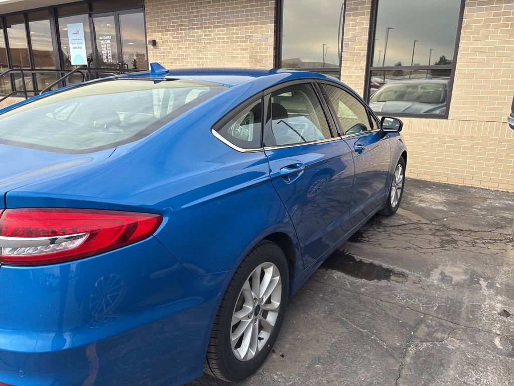 Used 2020 Ford Fusion SE image 4