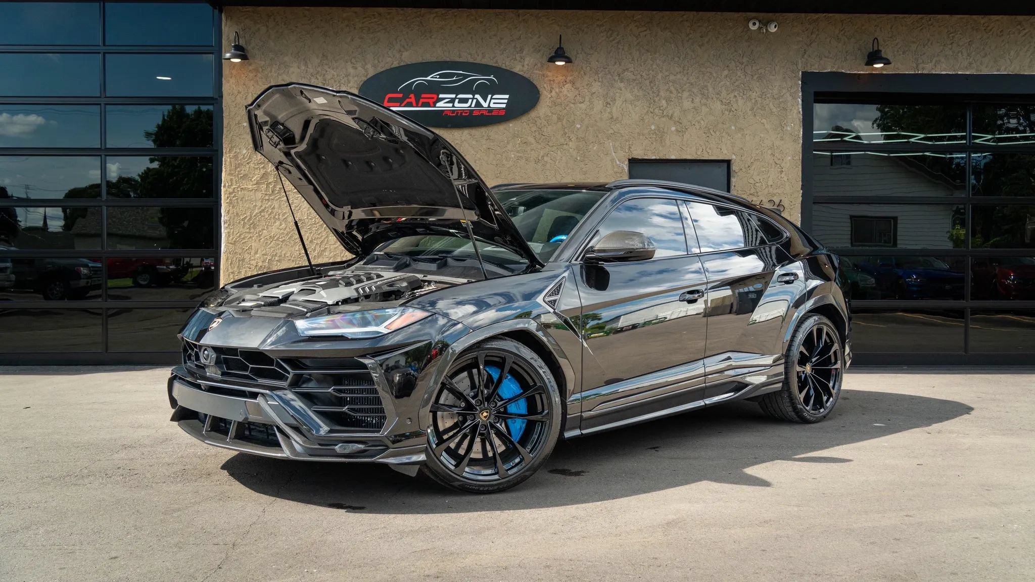 Used 2021 Lamborghini Urus AWD/4WD image 12
