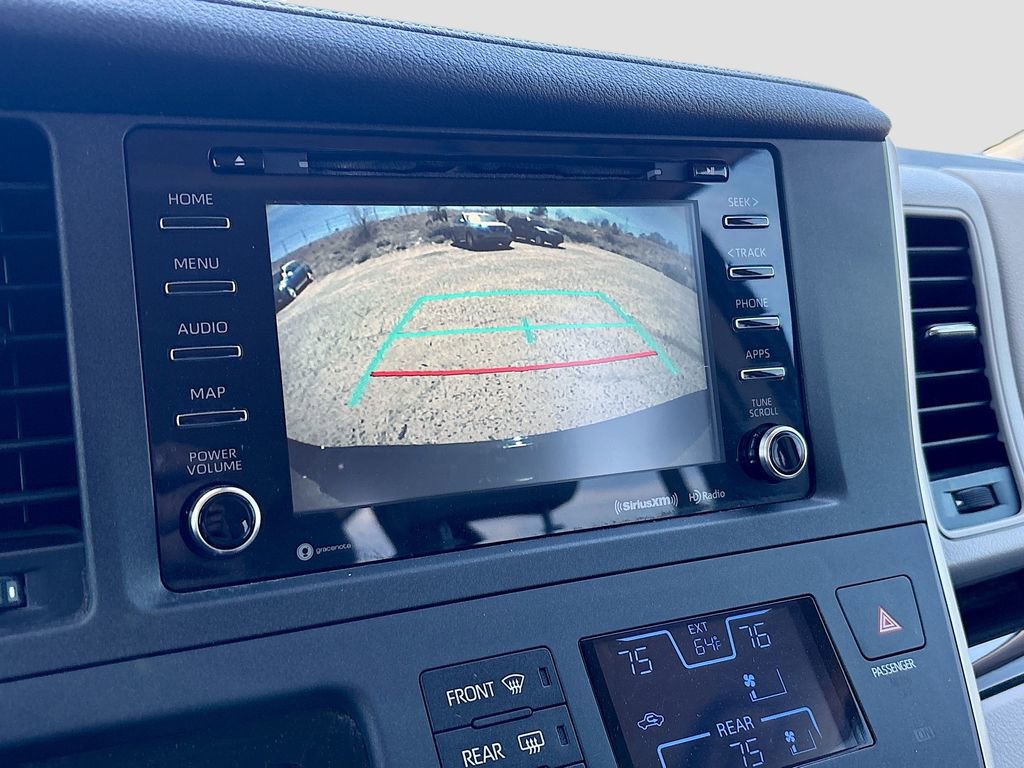 Used 2020 Toyota Sienna XLE w/ XLE Navigation Package image 14