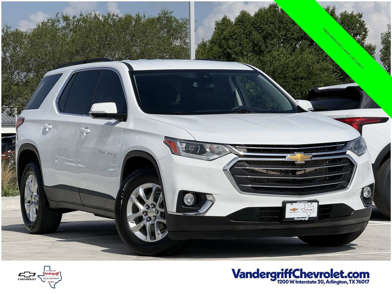Used 2020 Chevrolet Traverse LT w/ Driver Confidence II Package AWD/4WD image 2