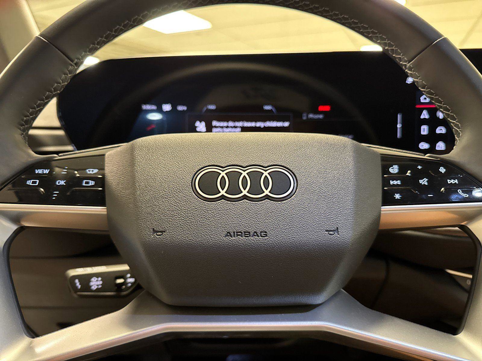 Used 2025 Audi Q5 Premium Plus w/ Premium Plus image 24