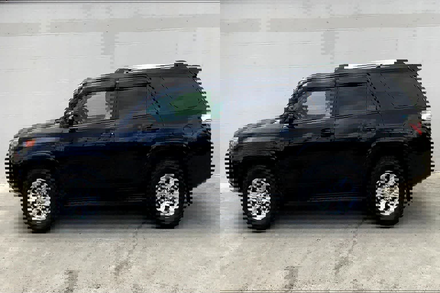 Used 2022 Toyota 4Runner SR5 Premium image 4