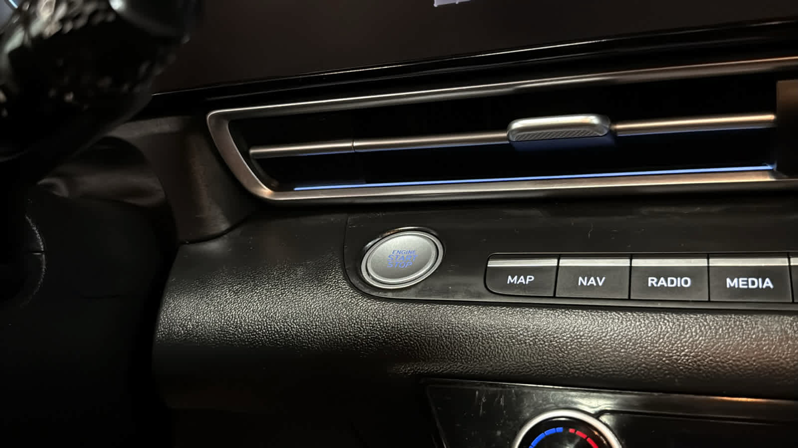 Used 2022 Hyundai Elantra Limited FWD image 19