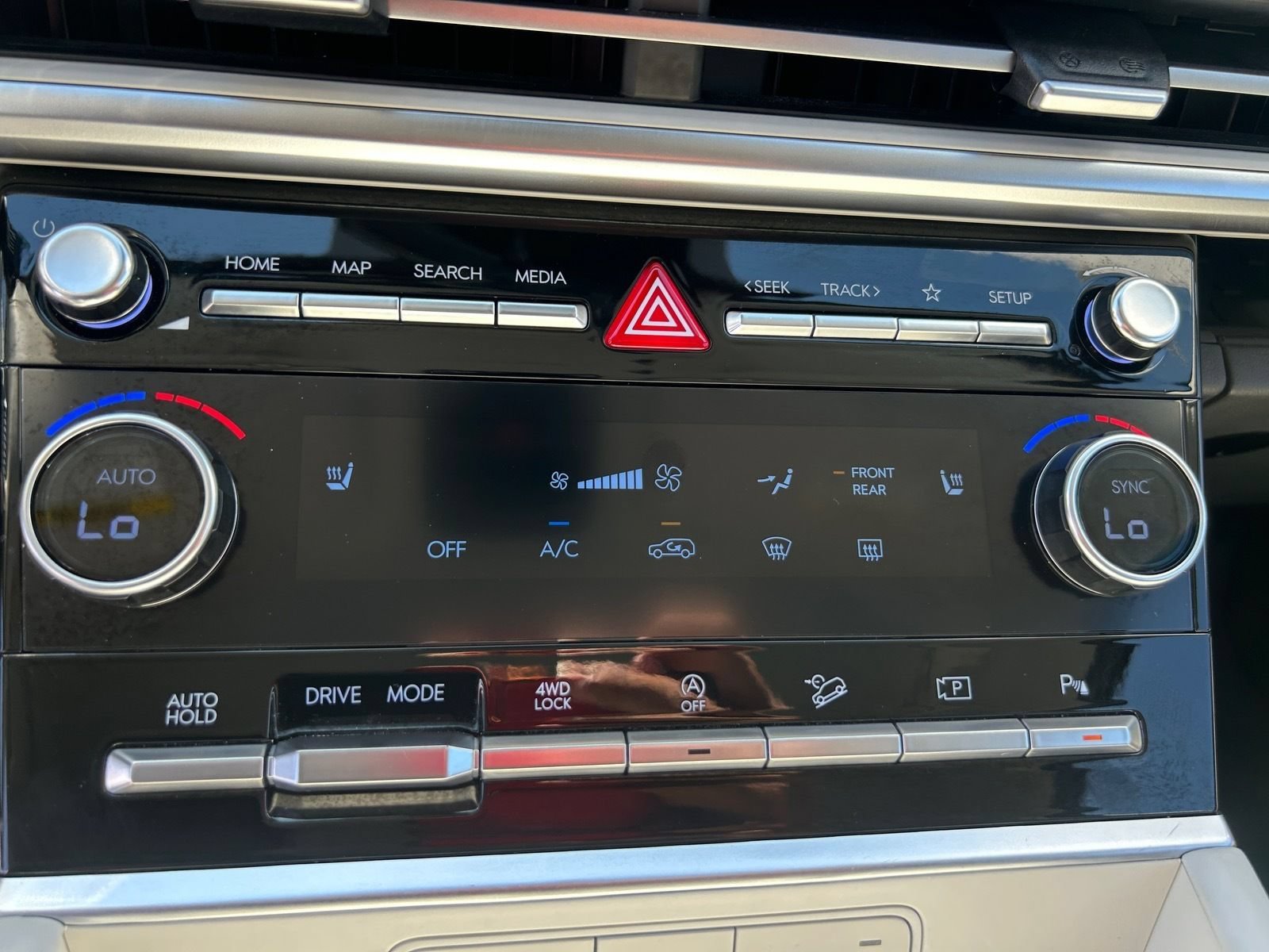 Used 2026 Hyundai Santa Fe SEL AWD/4WD image 25