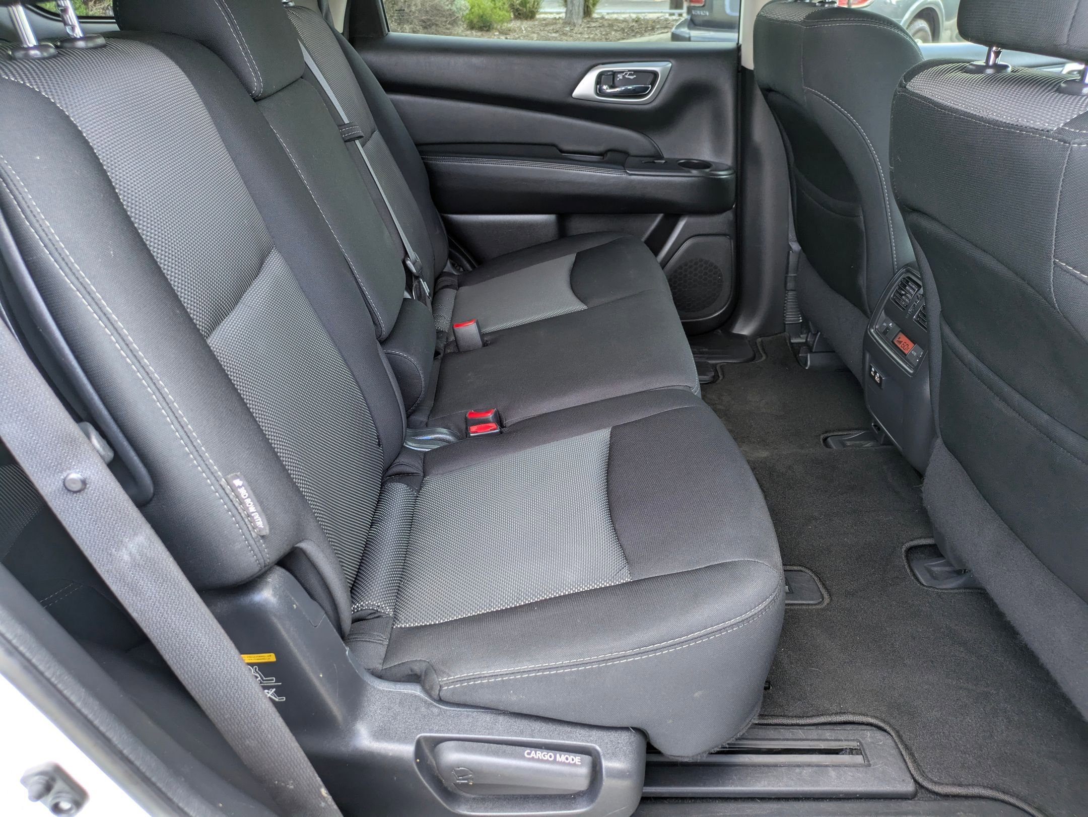 Used 2020 Nissan Pathfinder SV image 26