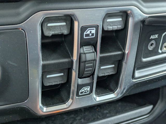 Used 2021 Jeep Gladiator Willys AWD/4WD image 19