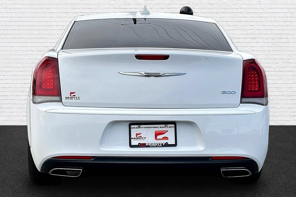 Used 2018 Chrysler 300 Touring w/ Sport Appearance Package RWD image 5