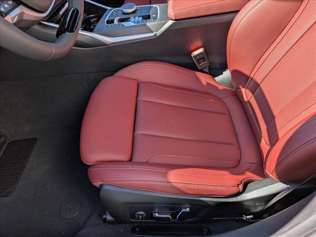Used 2025 BMW 330i Sedan w/ Premium Package image 4