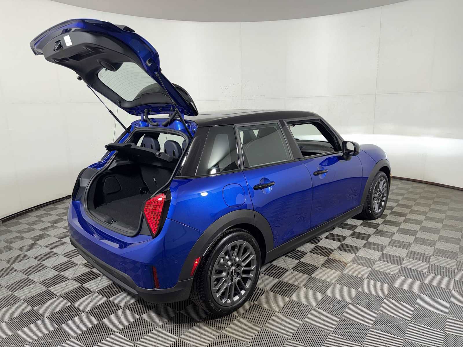 Certified 2025 MINI Cooper S FWD image 23
