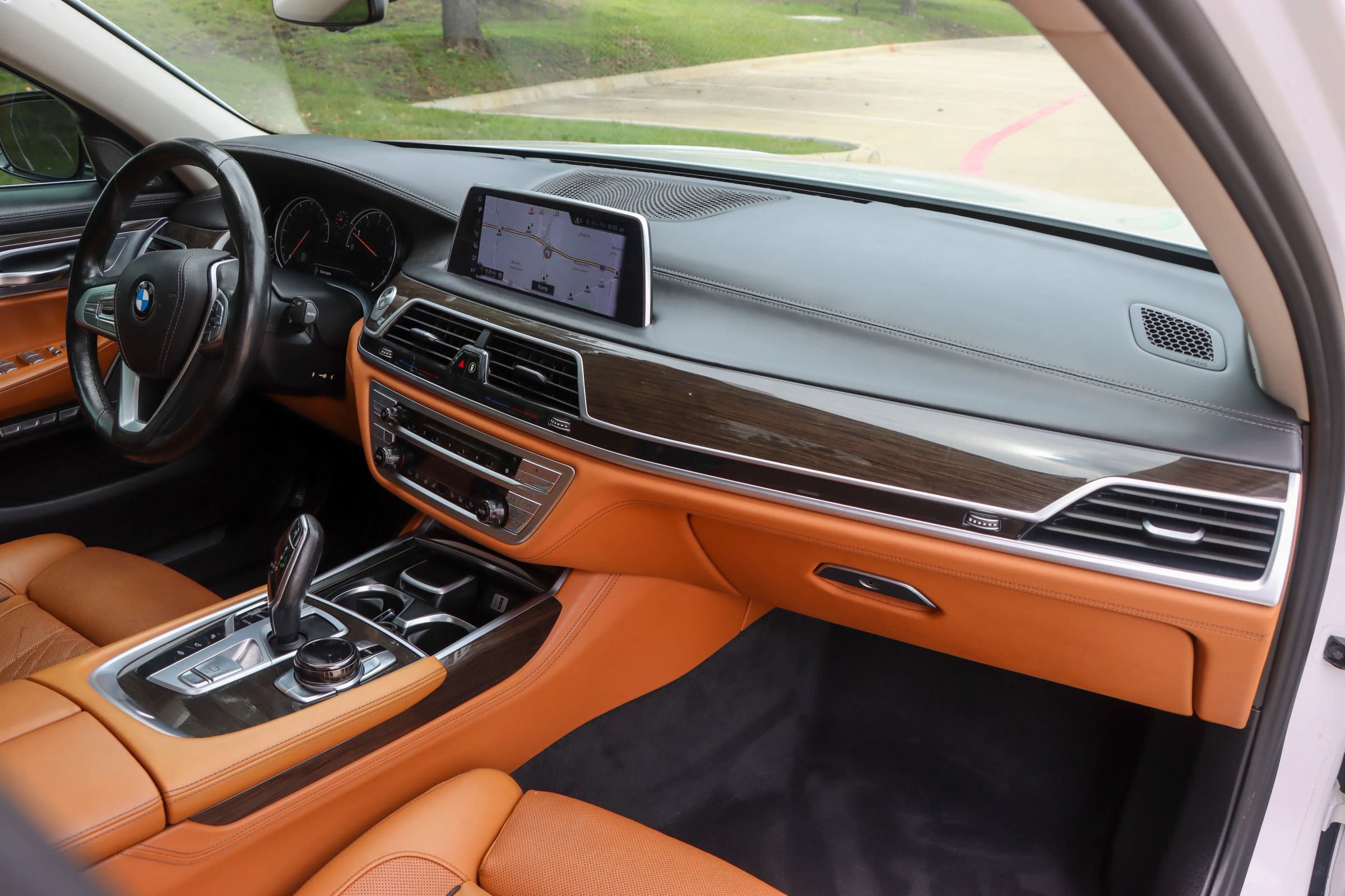 Used 2017 BMW 750i xDrive AWD/4WD image 23