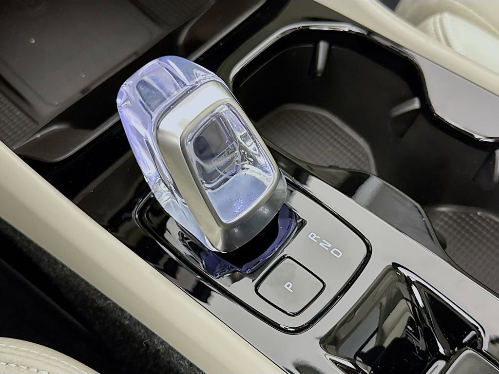 New 2026 Volvo XC40 B5 Plus w/ Climate Package image 17