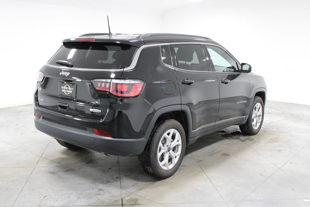 Used 2025 Jeep Compass Latitude image 9