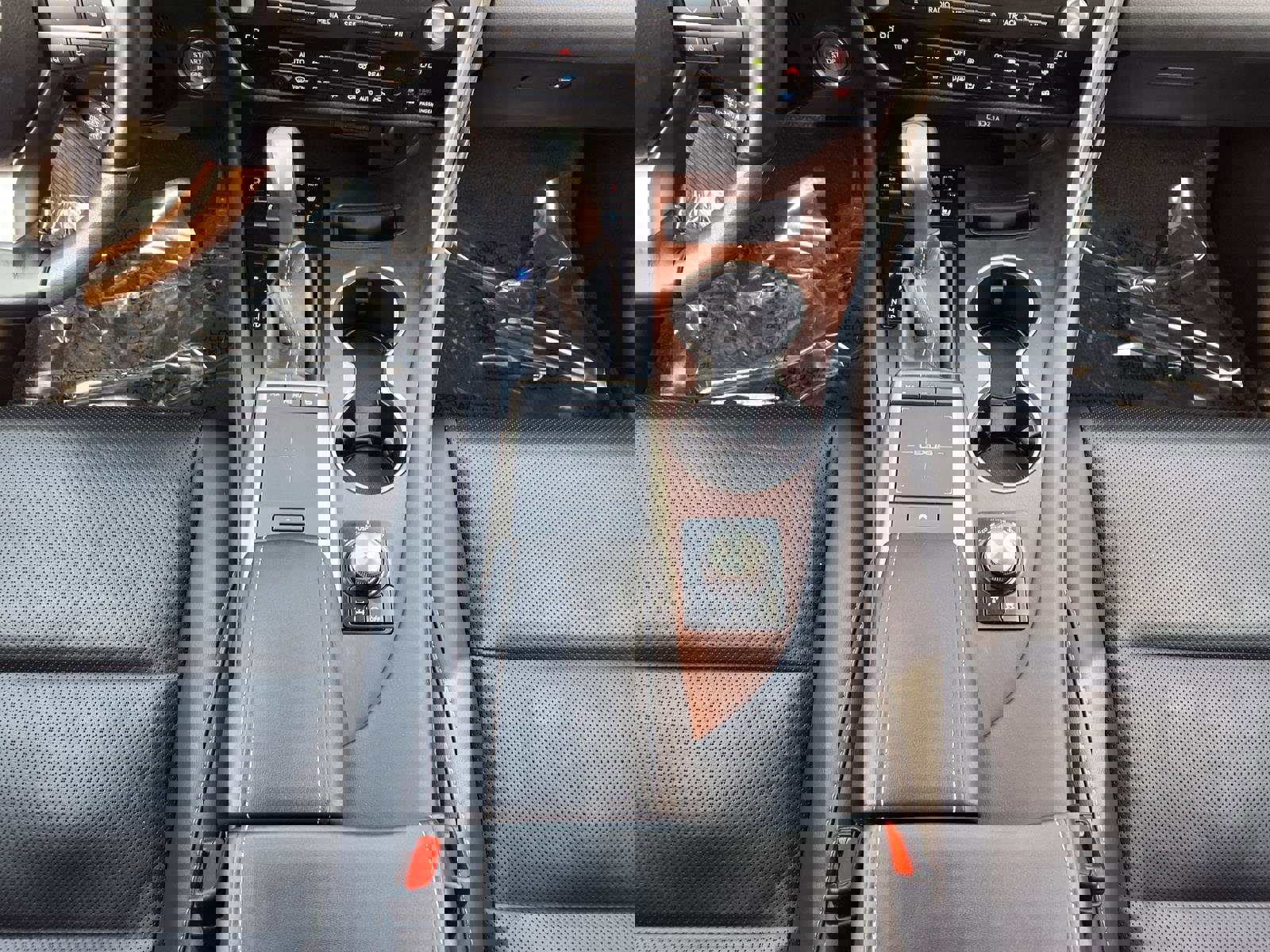 Used 2020 Lexus RX 350L Premium w/ Premium Package image 21