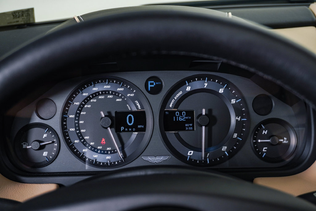 Used 2016 Aston Martin DB9 GT RWD image 29